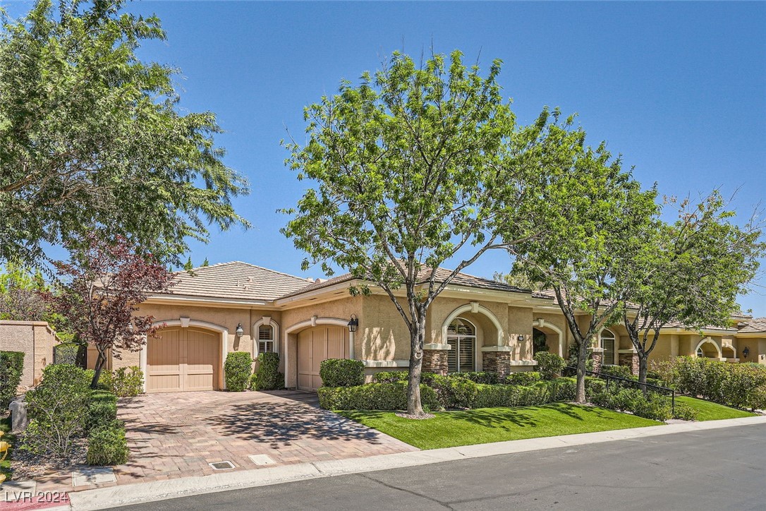 9324 Fontainbleu Drive