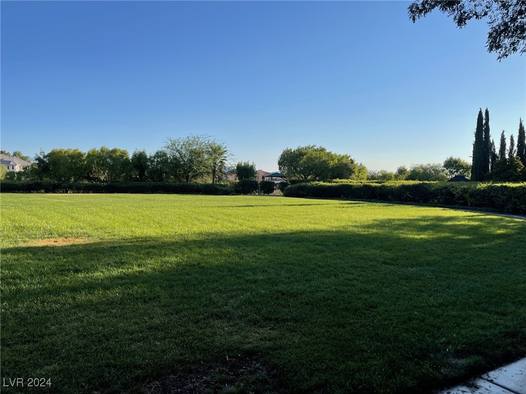 9324 Fontainbleu Drive