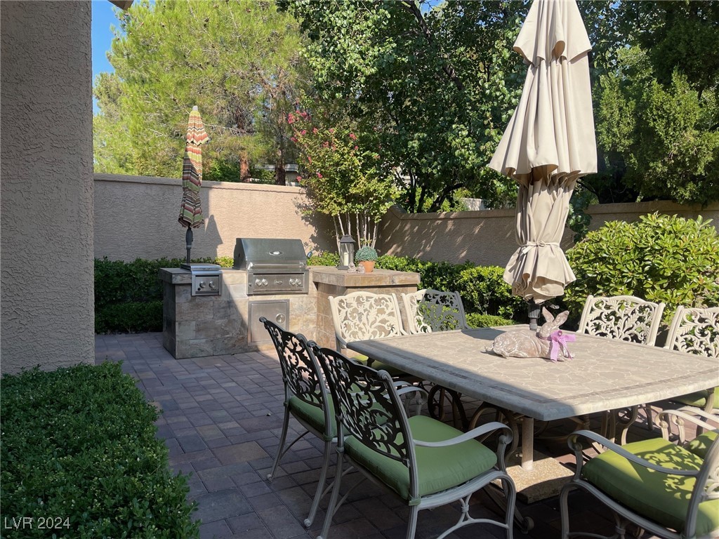 9324 Fontainbleu Drive