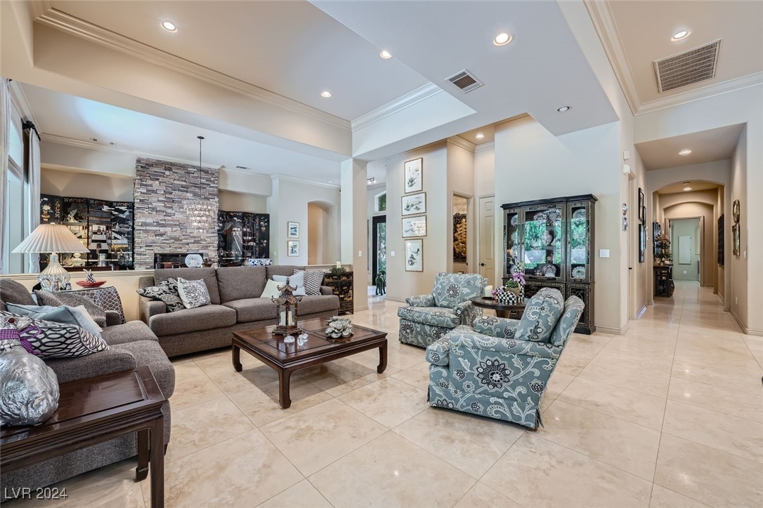 9324 Fontainbleu Drive