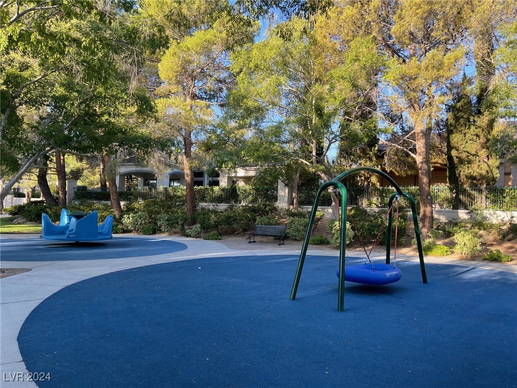 9324 Fontainbleu Drive