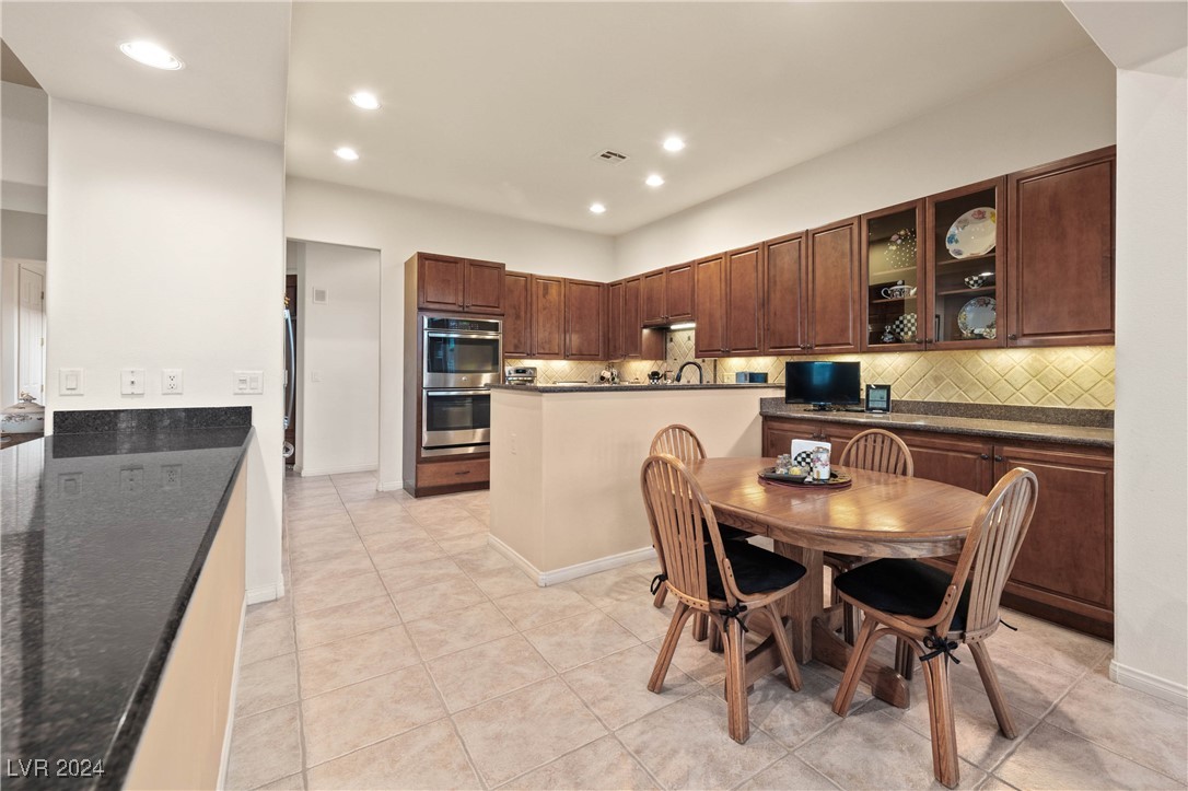 11516 Timber Mountain Avenue