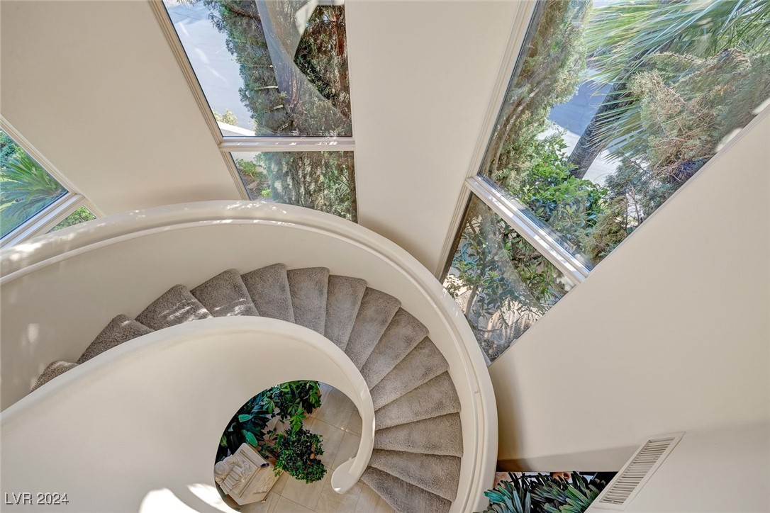 8617 Titleist Circle