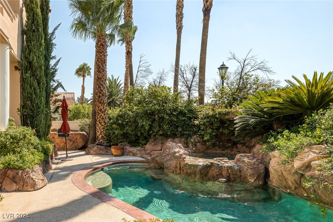 8617 Titleist Circle