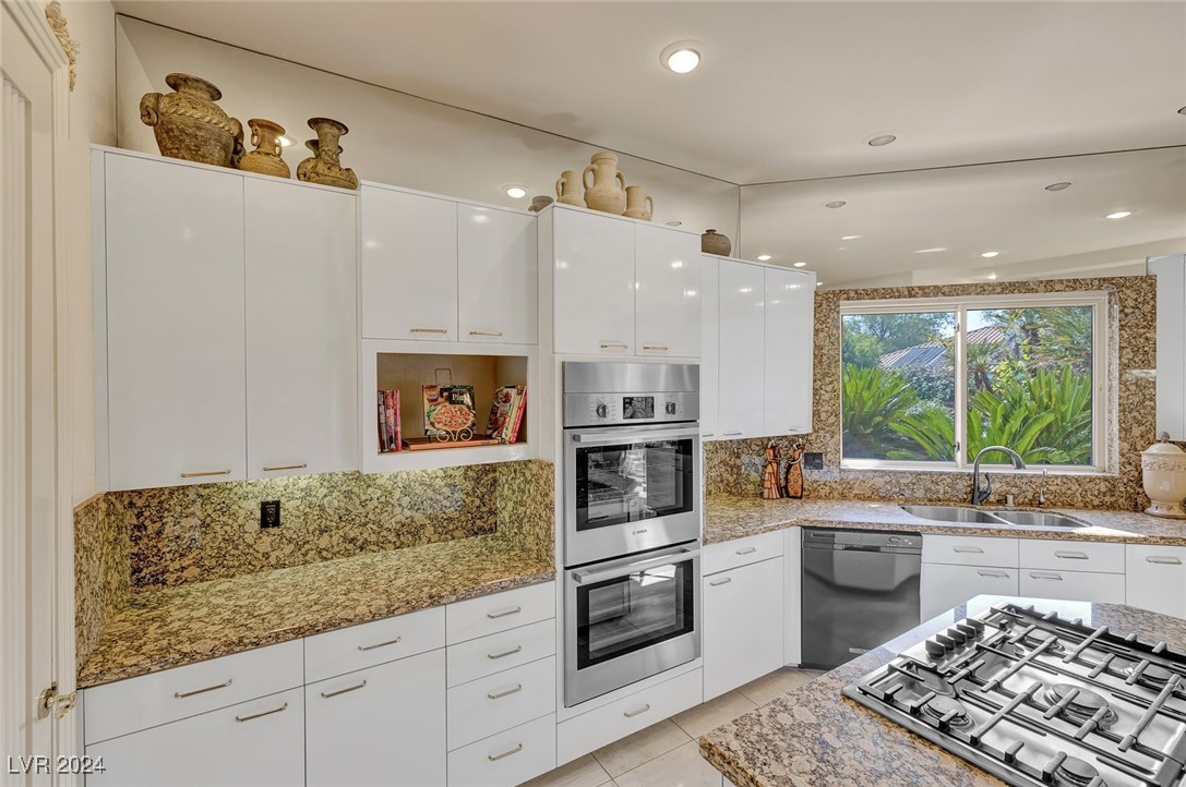 8617 Titleist Circle