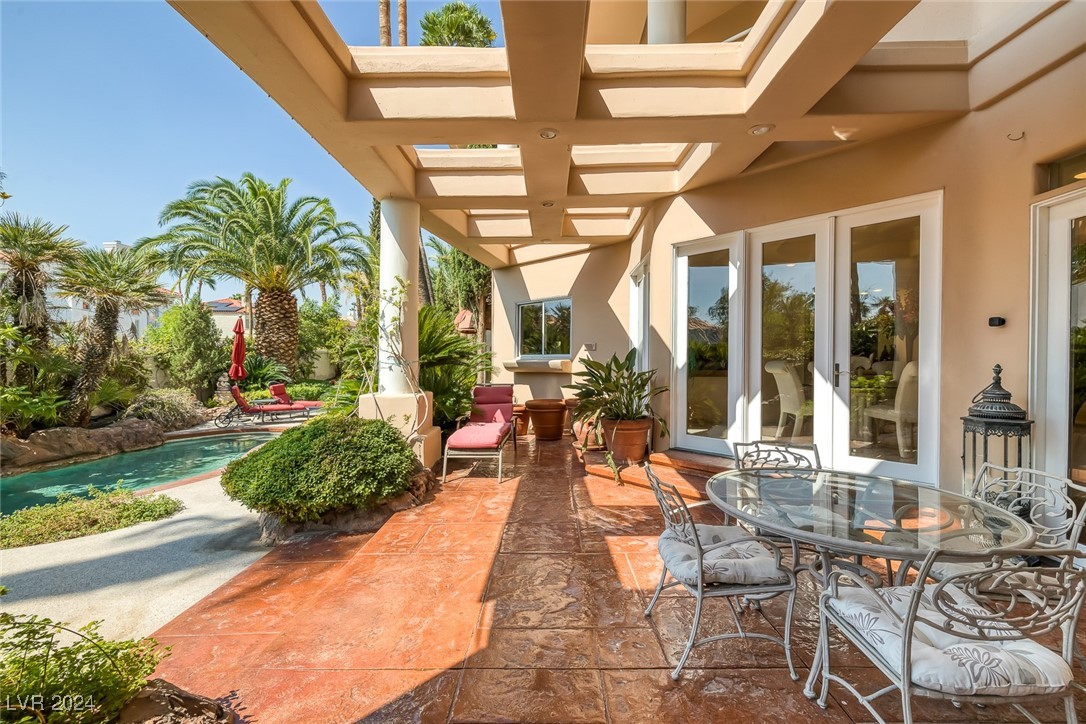 8617 Titleist Circle