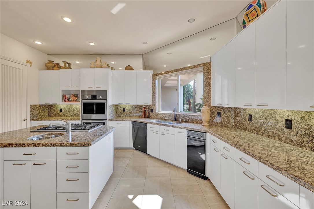 8617 Titleist Circle