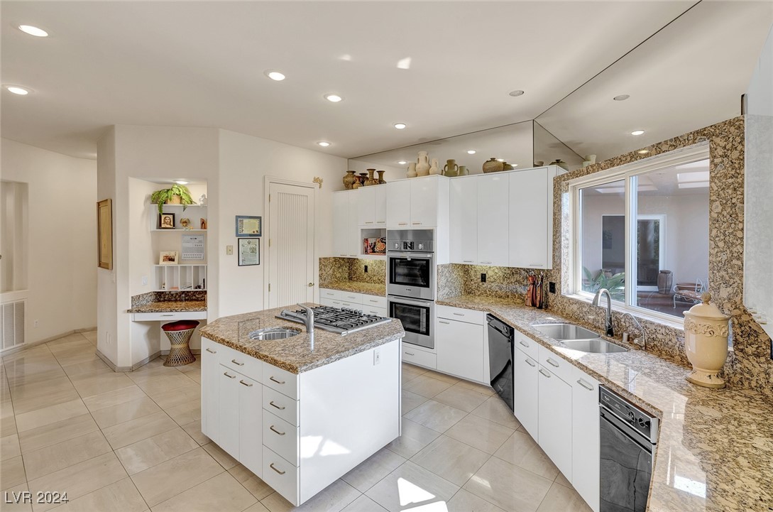 8617 Titleist Circle