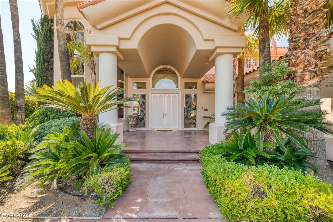 8617 Titleist Circle