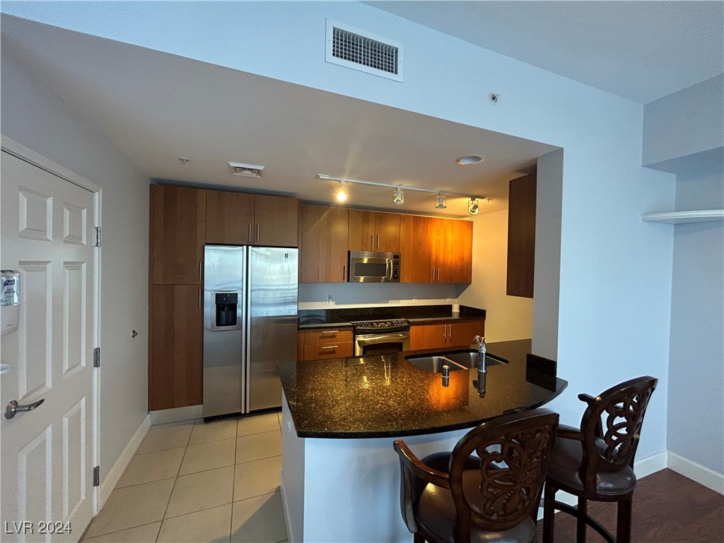 200 West Sahara Avenue 712