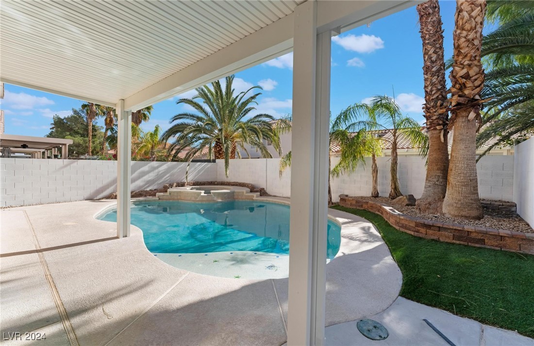 8529 Lost Gold Avenue