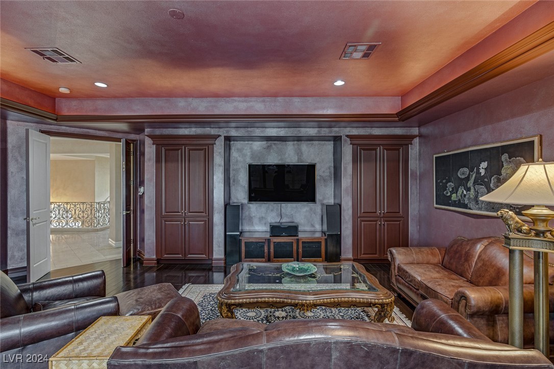 8905 Greensboro Lane