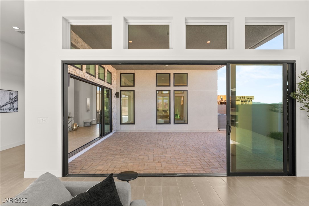 10921 Rossa Peak Avenue