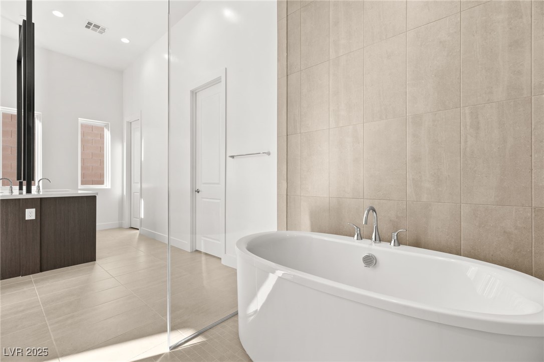 10921 Rossa Peak Avenue