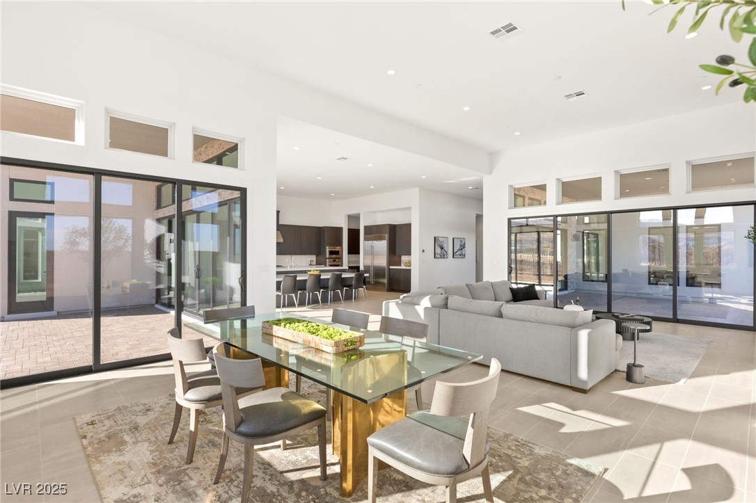 10921 Rossa Peak Avenue