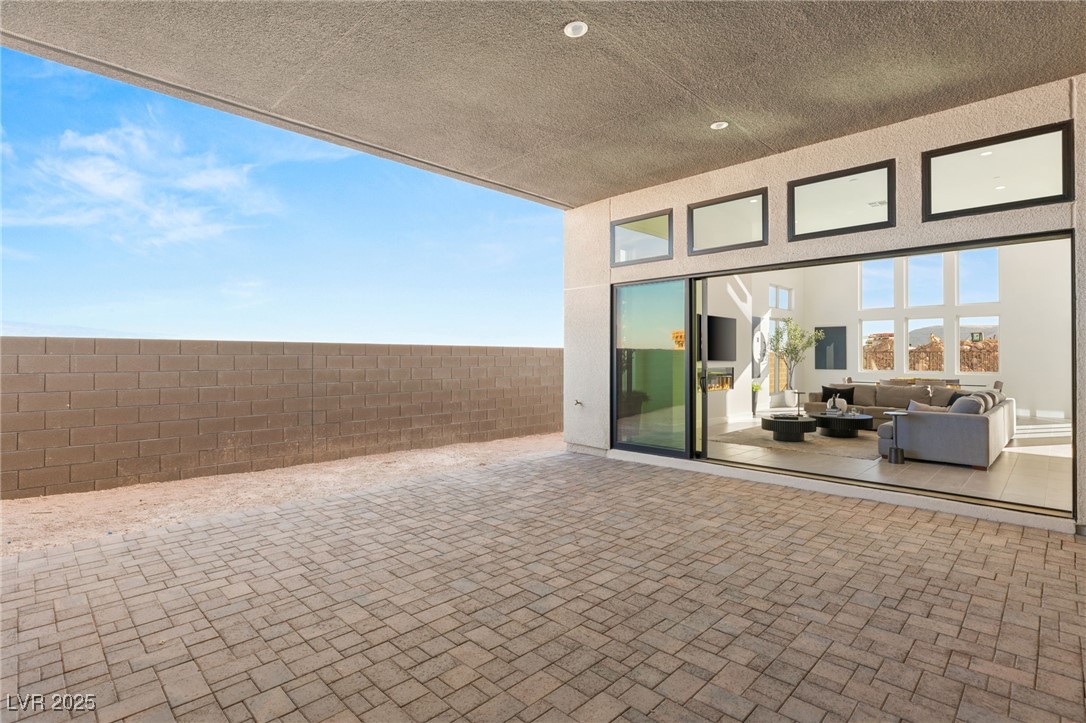 10921 Rossa Peak Avenue