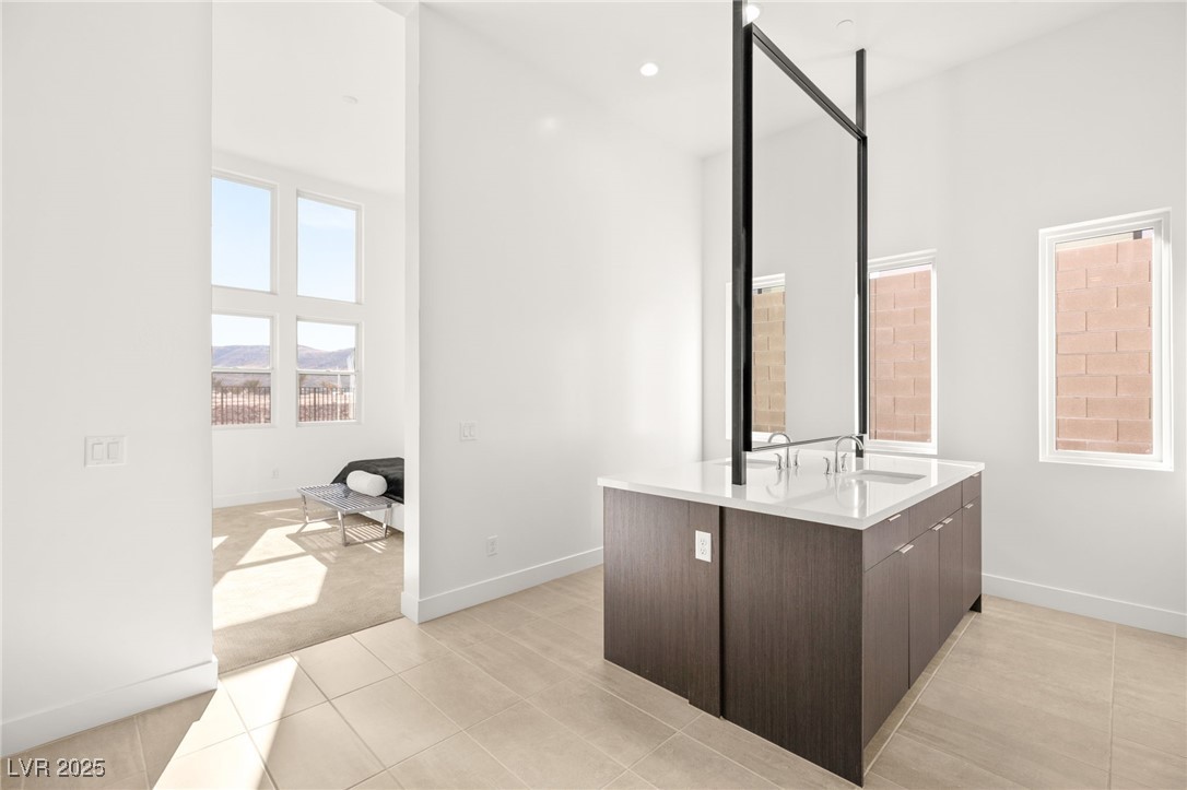 10921 Rossa Peak Avenue