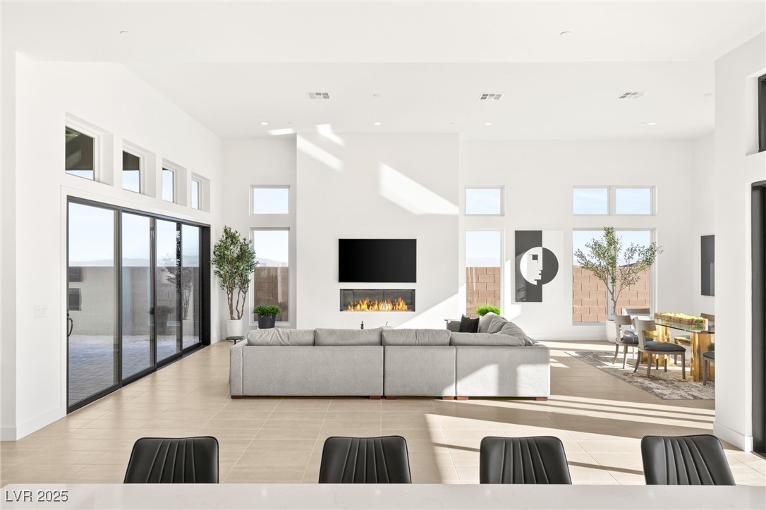 10921 Rossa Peak Avenue