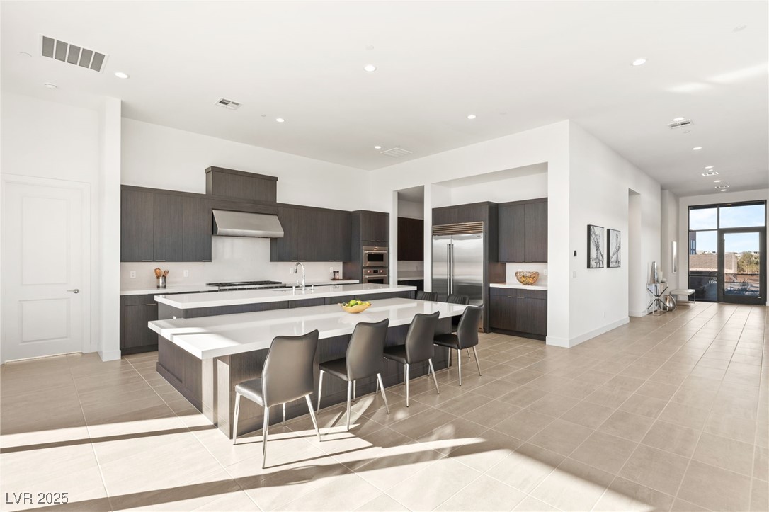 10921 Rossa Peak Avenue