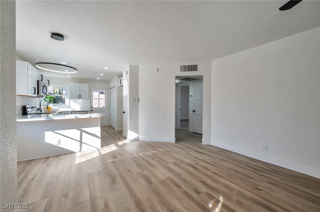 1445 Cottonwood Place