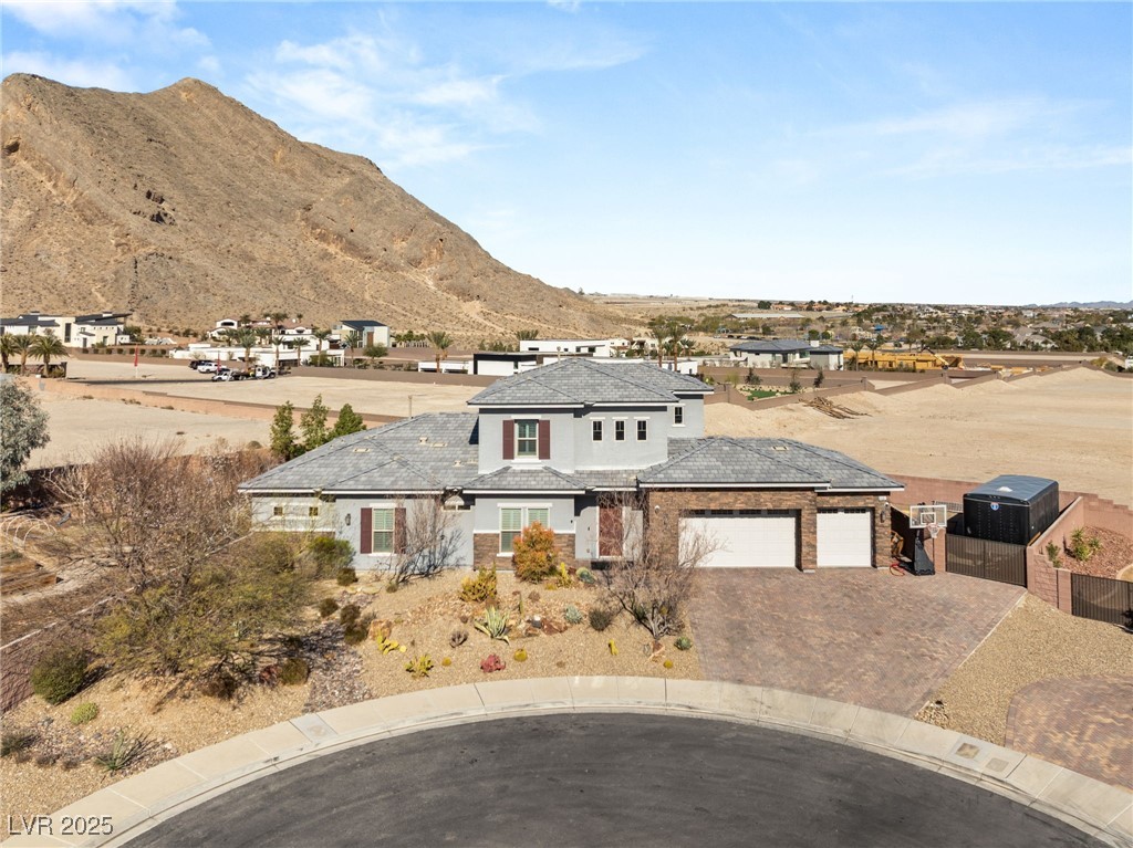 4081 Turquoise Falls Street