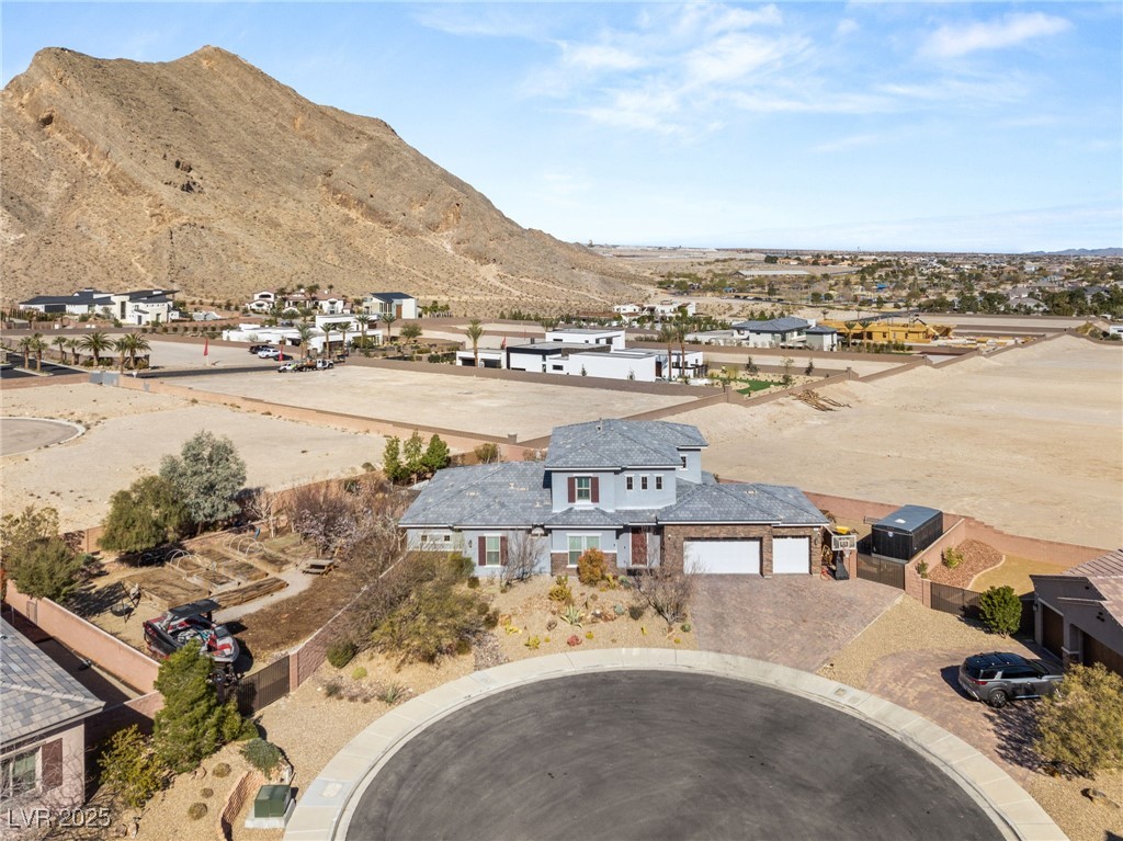 4081 Turquoise Falls Street