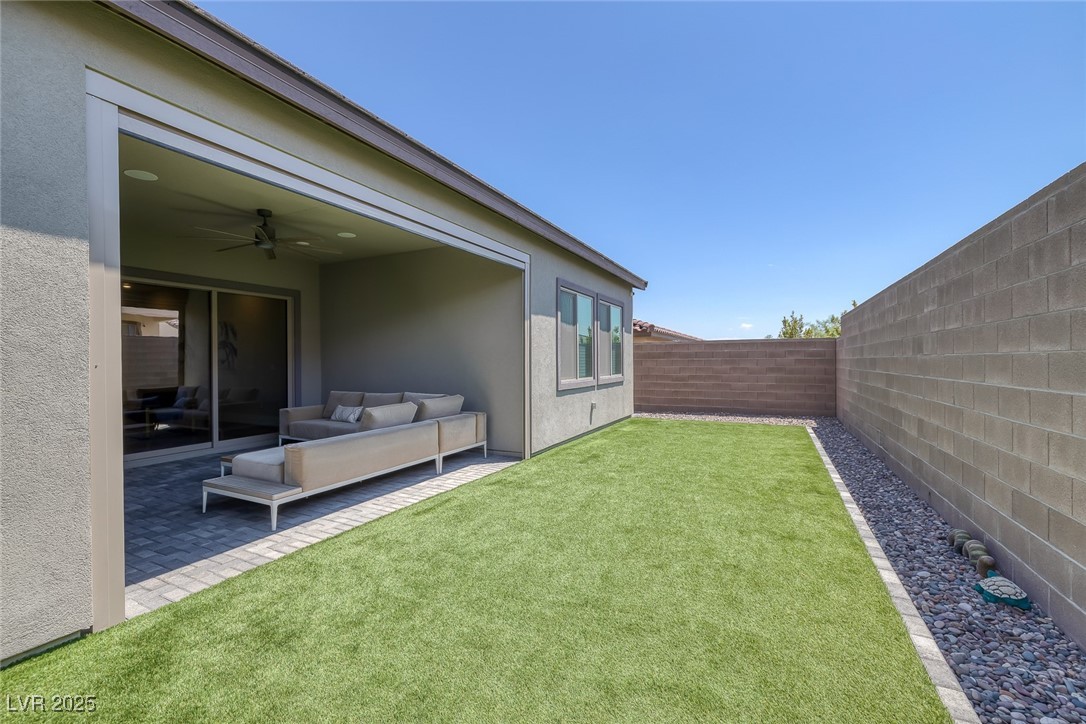 10065 Auburn Rose Avenue