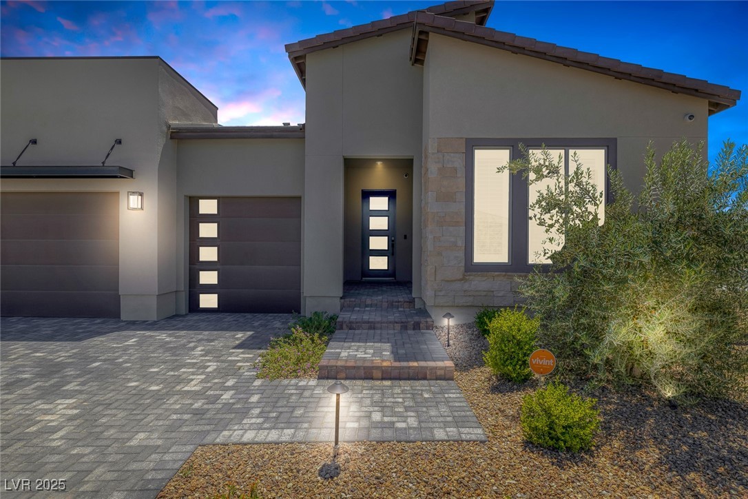 10065 Auburn Rose Avenue