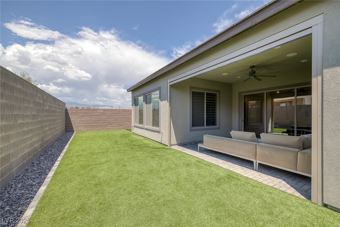 10065 Auburn Rose Avenue