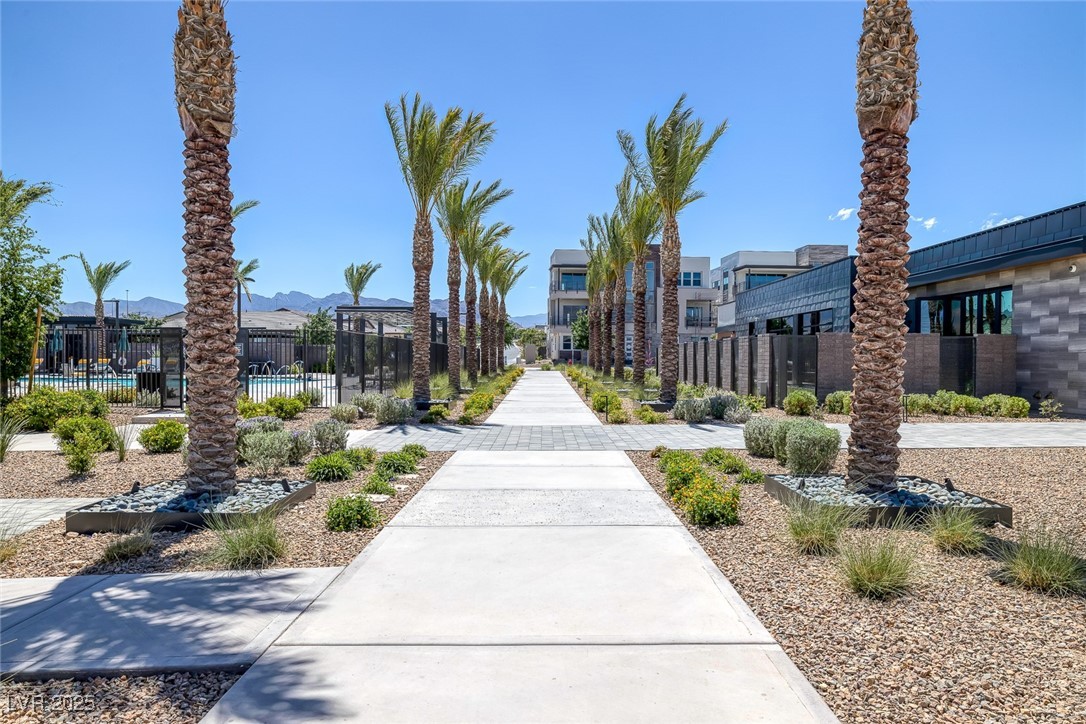 10065 Auburn Rose Avenue