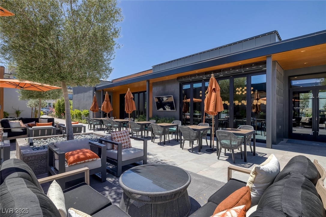 10065 Auburn Rose Avenue