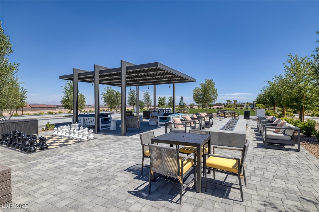 10065 Auburn Rose Avenue