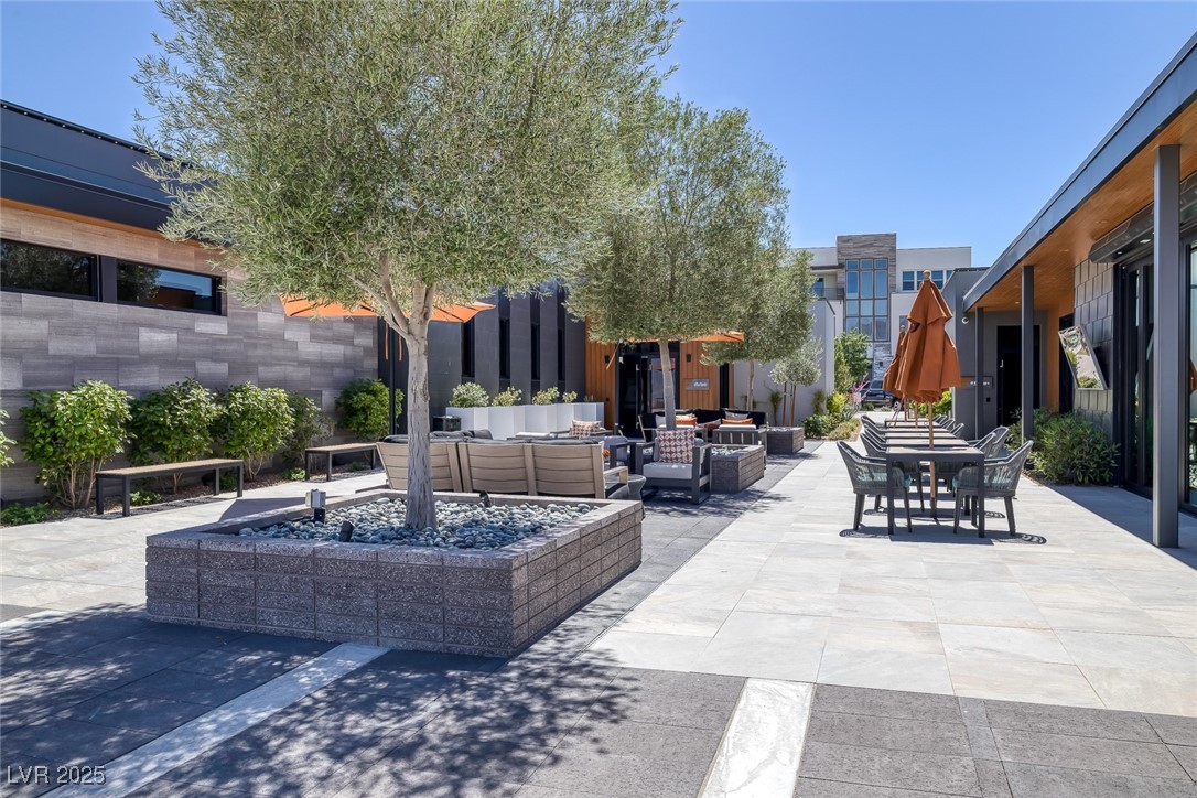 10065 Auburn Rose Avenue