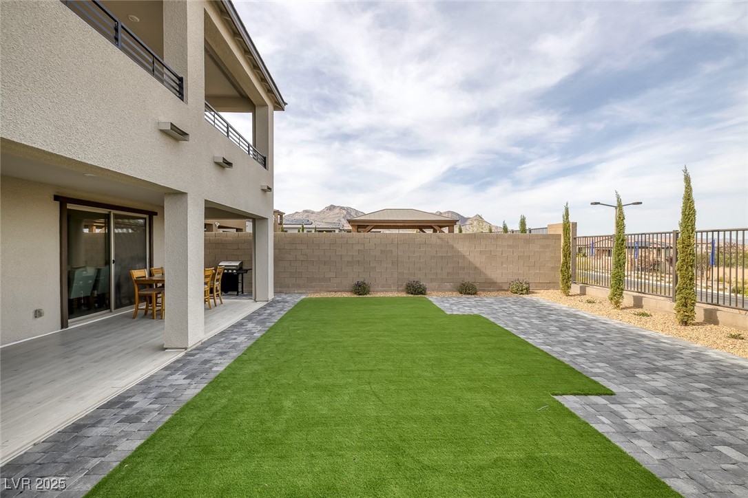 180 Native Stone Street
