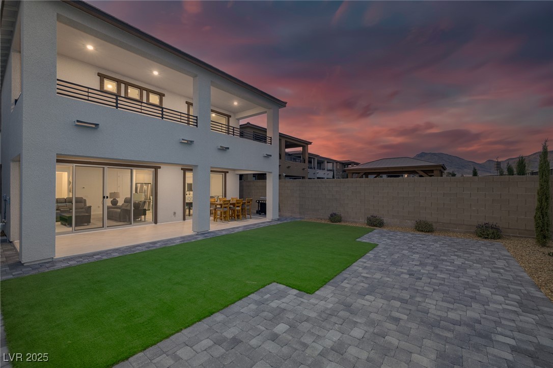 180 Native Stone Street