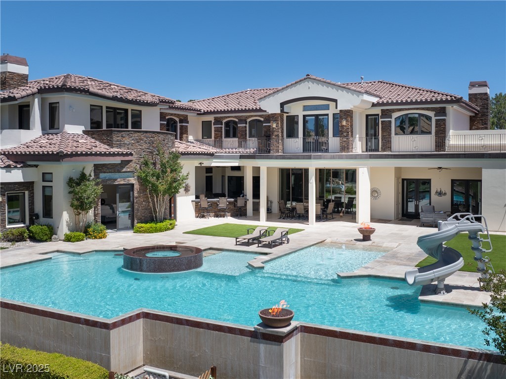 8725 Newport Isle Court