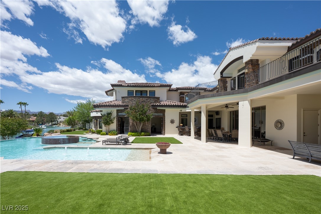 8725 Newport Isle Court