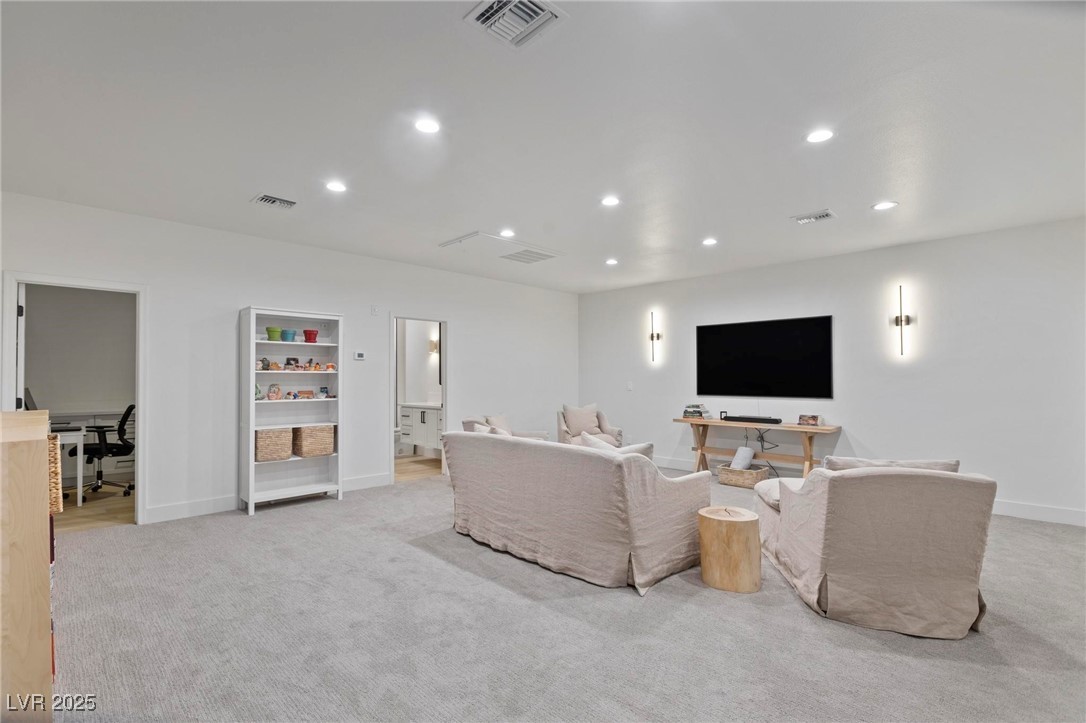 6 Perry Park Court