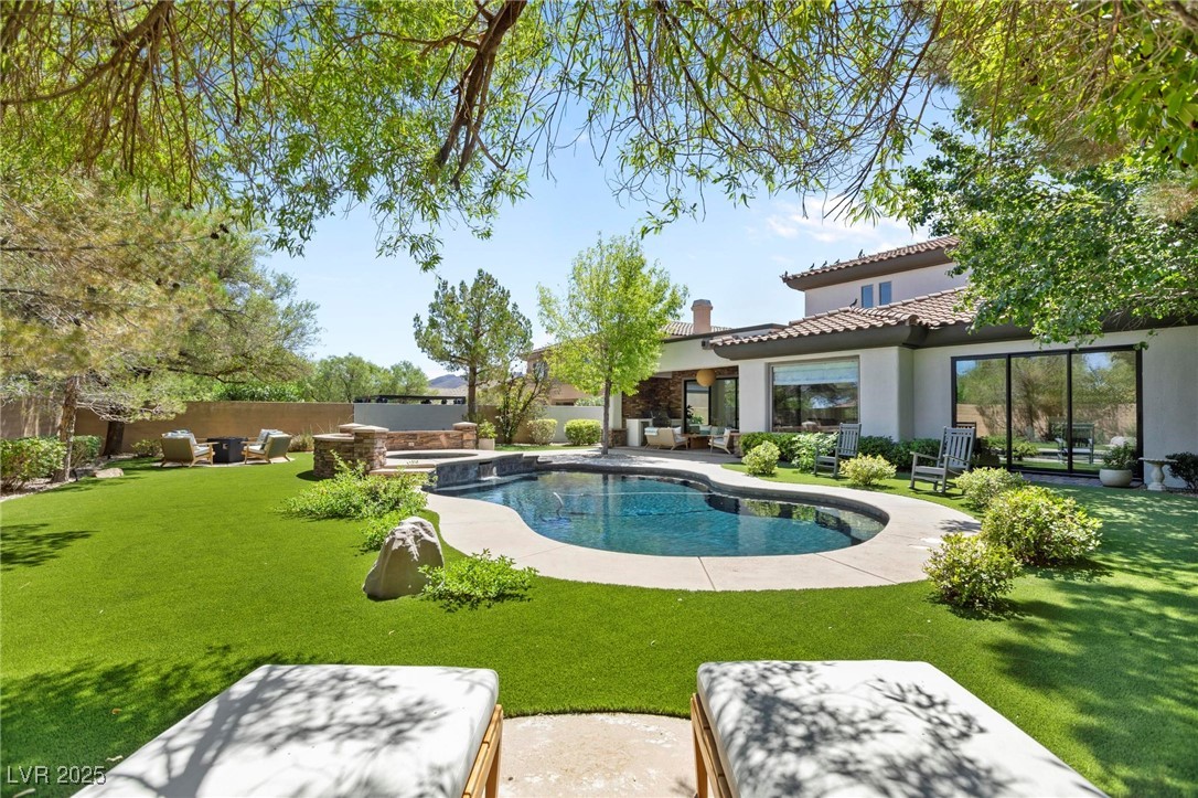 6 Perry Park Court