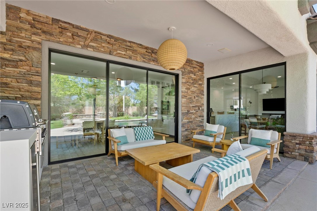 6 Perry Park Court