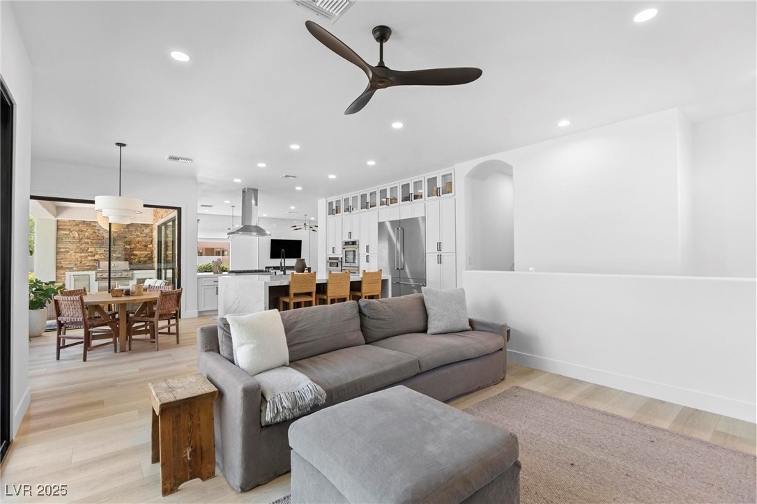 6 Perry Park Court