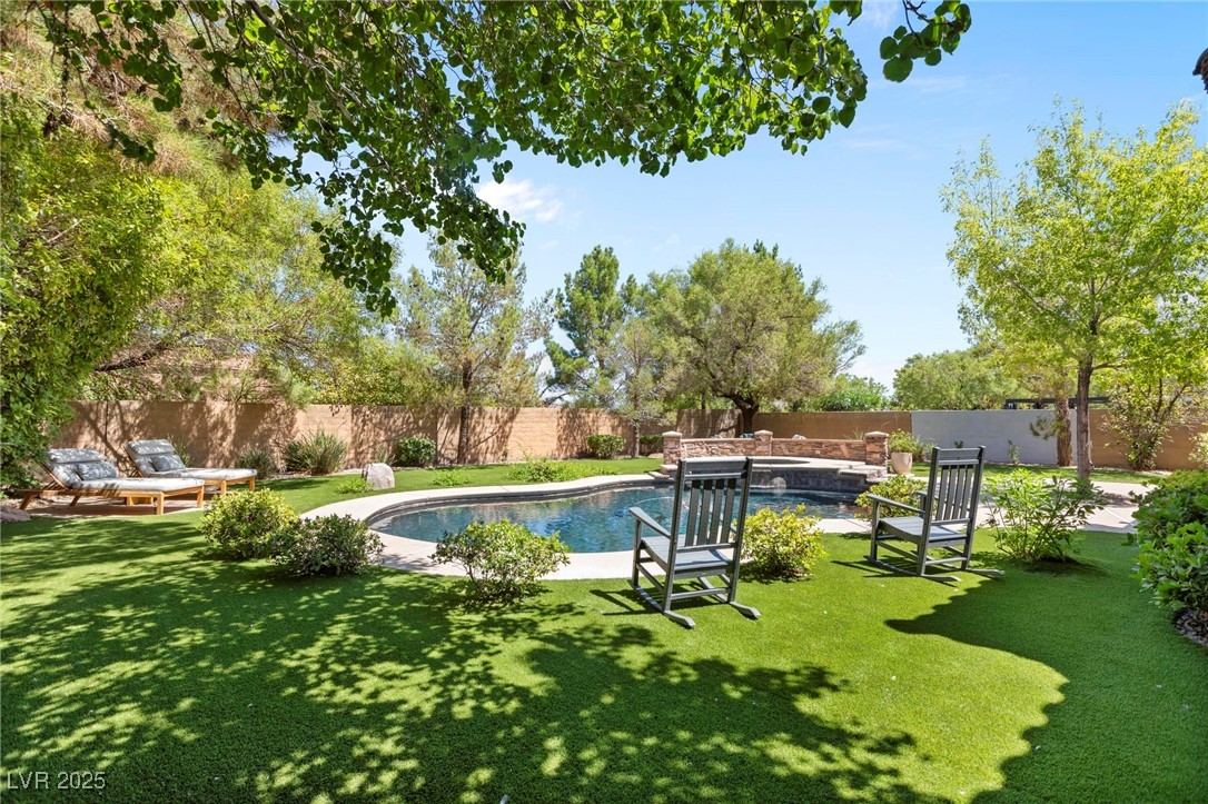 6 Perry Park Court