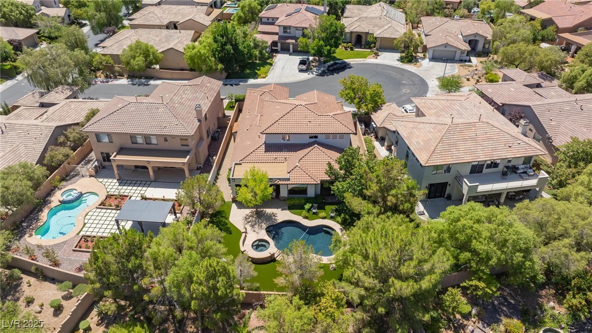 6 Perry Park Court