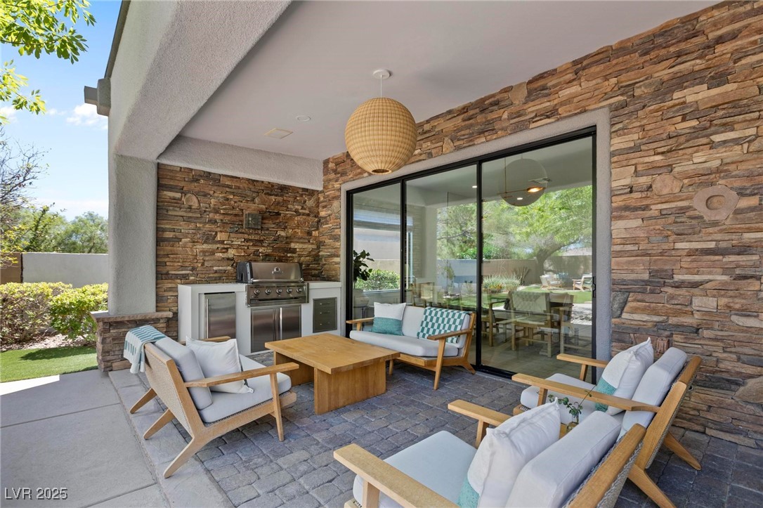 6 Perry Park Court
