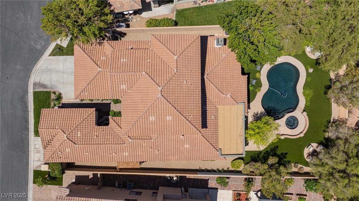 6 Perry Park Court