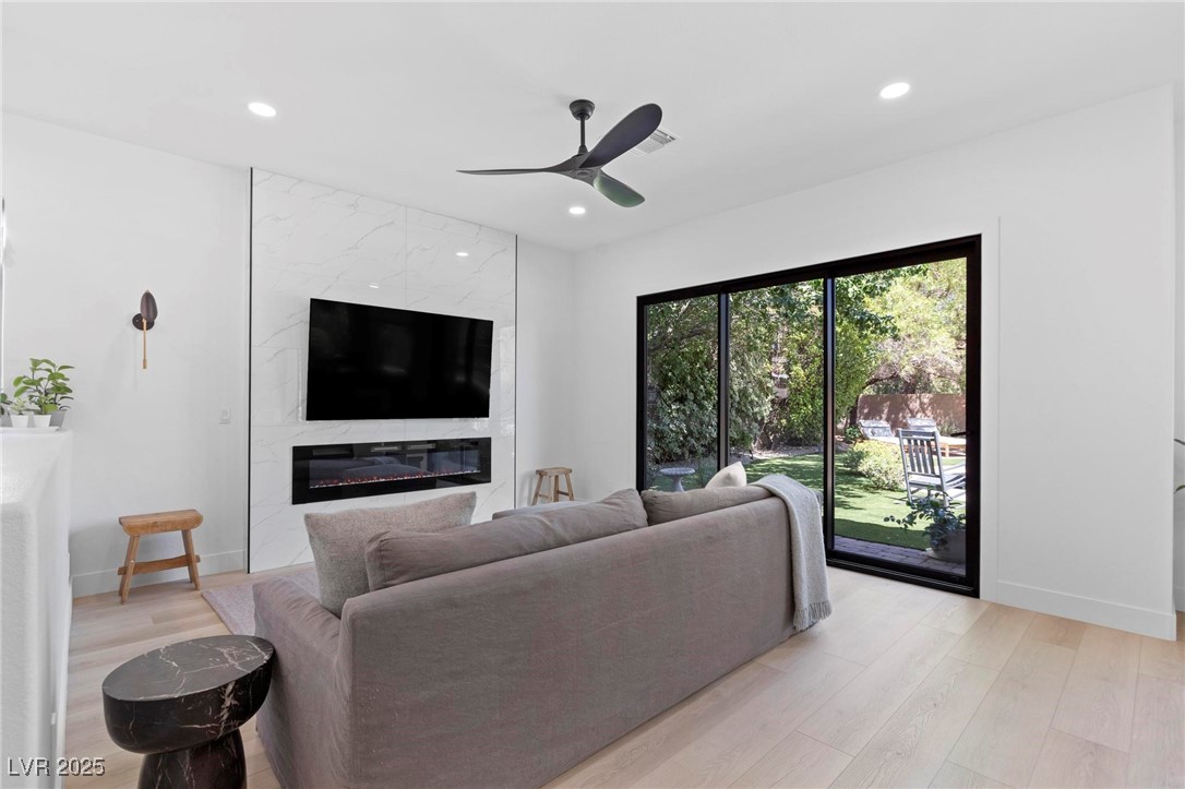 6 Perry Park Court