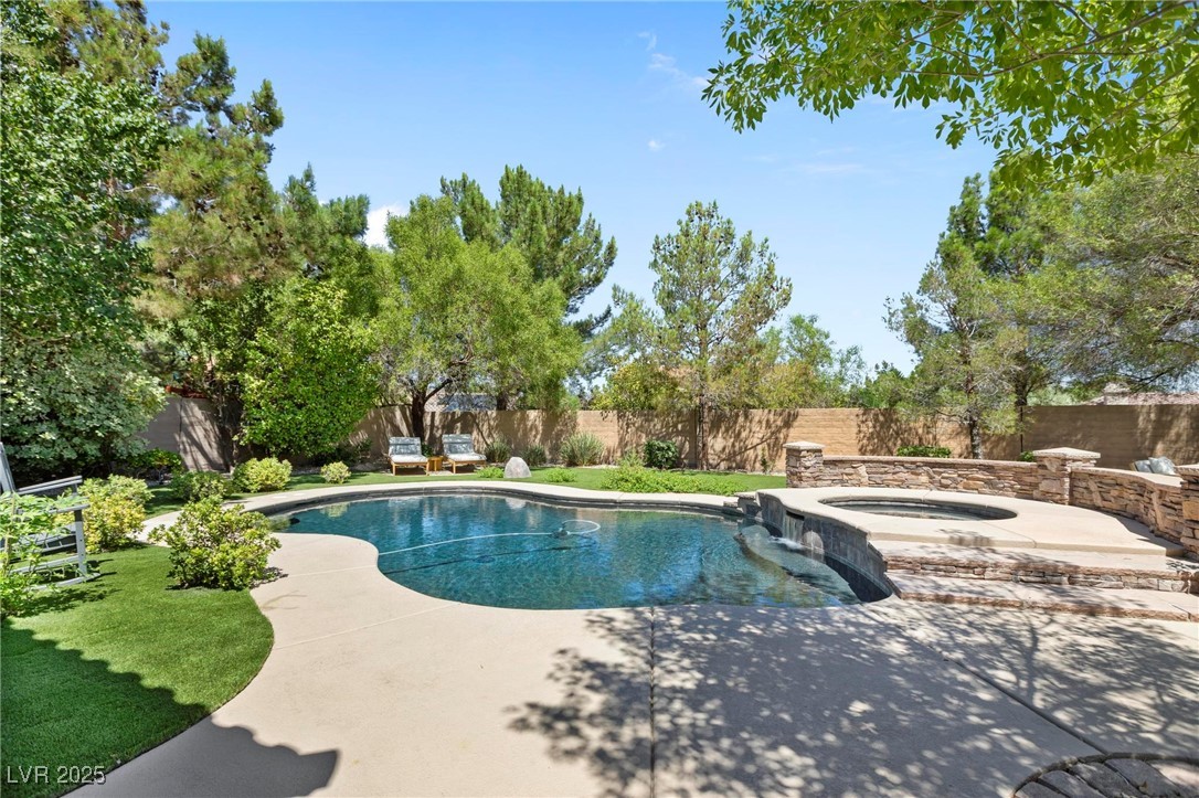 6 Perry Park Court