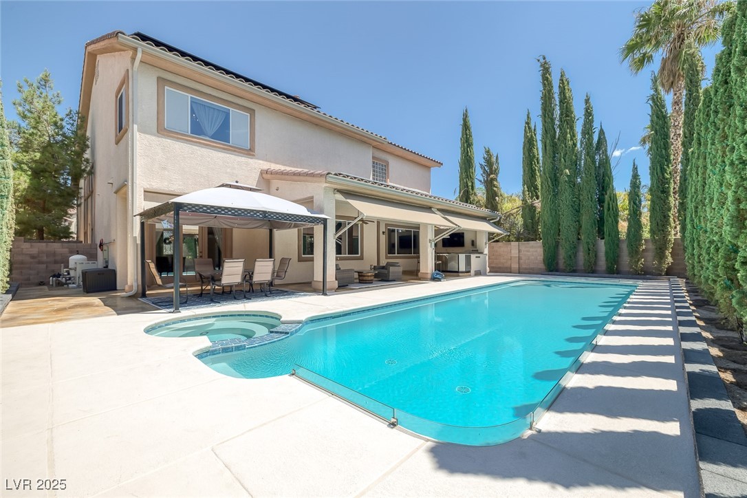 5405 San Bellasera Court