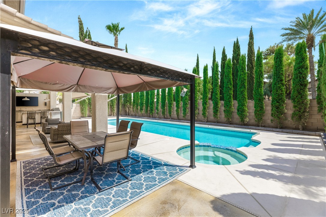 5405 San Bellasera Court