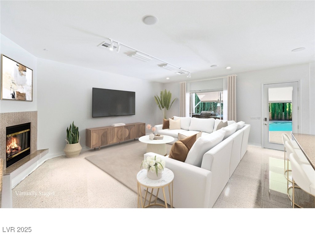 5405 San Bellasera Court